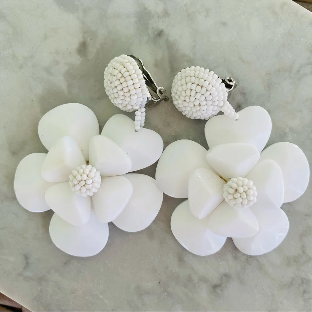 Sachin & Babi White Plastic Flower Earrings EUC - Picture 2 of 11